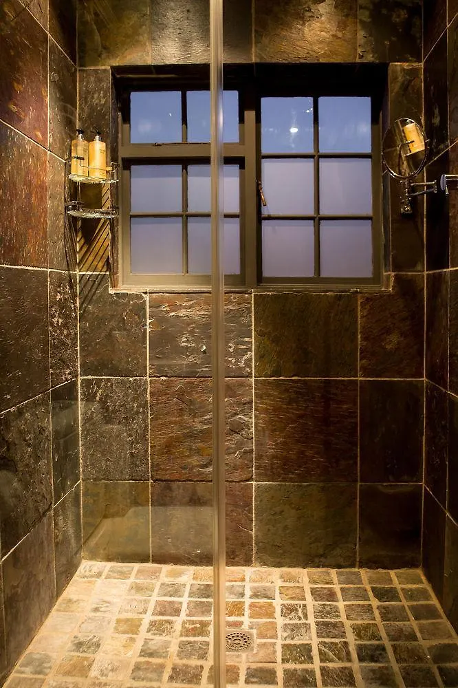 Hotel Cedrics Lodges Cape Town